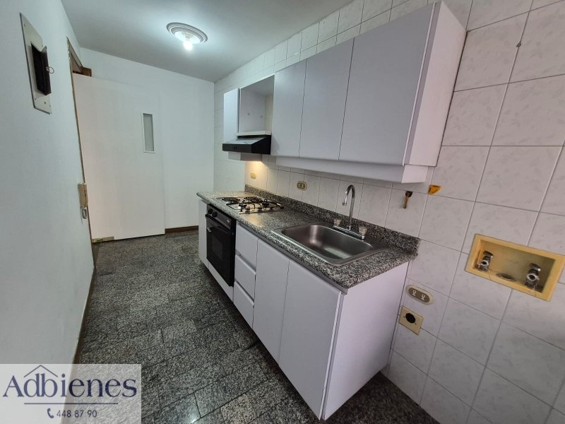 Apartamento en venta en Laureles, Medellín · foto 3 de 13
