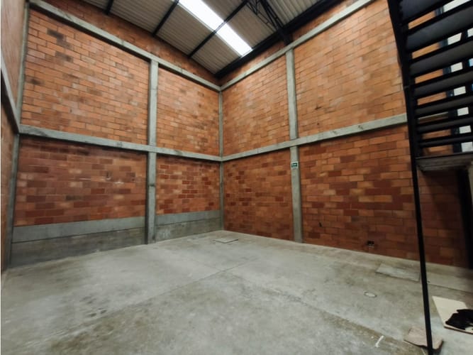 Bodega en arriendo en Aeropuerto, Rionegro, 250 m² · foto 2 de 21