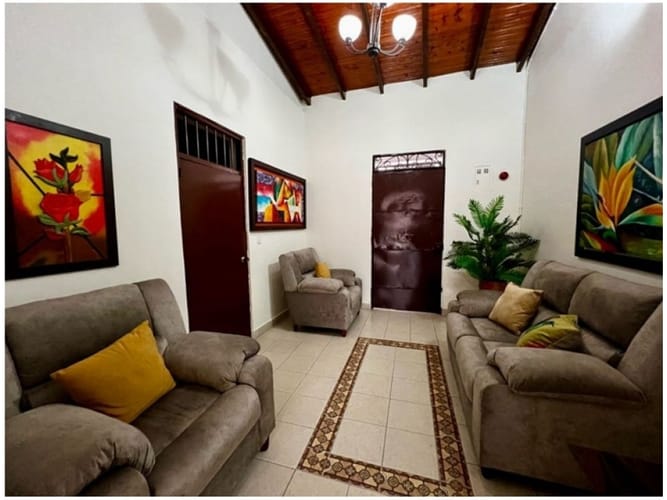 Casa de 5 alcobas en venta en Trinidad, Palmira, 210 m² · foto 2 de 17