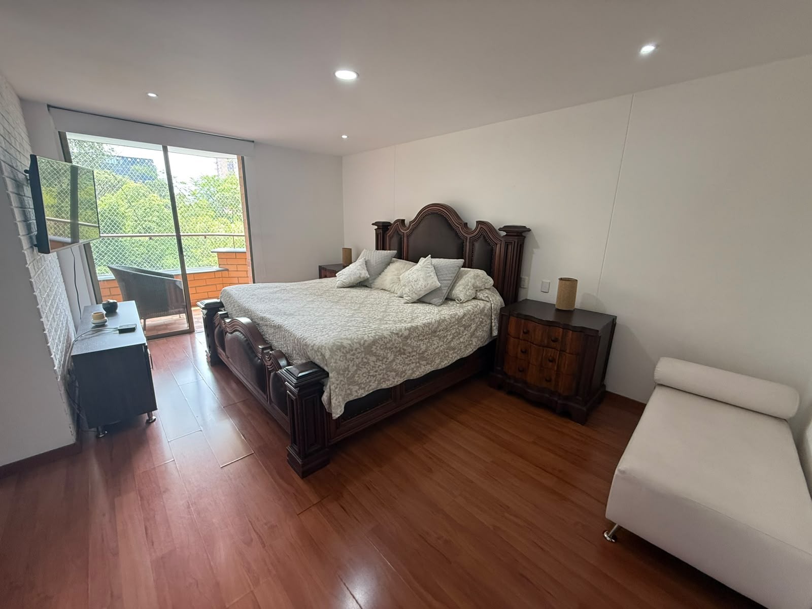 Apartamento en arriendo en El Tesoro, Medellín · foto 18 de 24