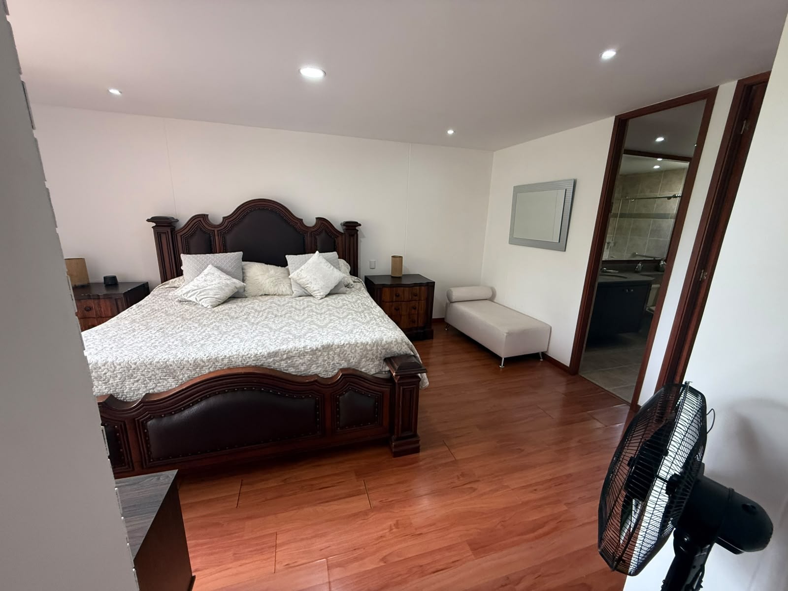 Apartamento en arriendo en El Tesoro, Medellín · foto 4 de 24