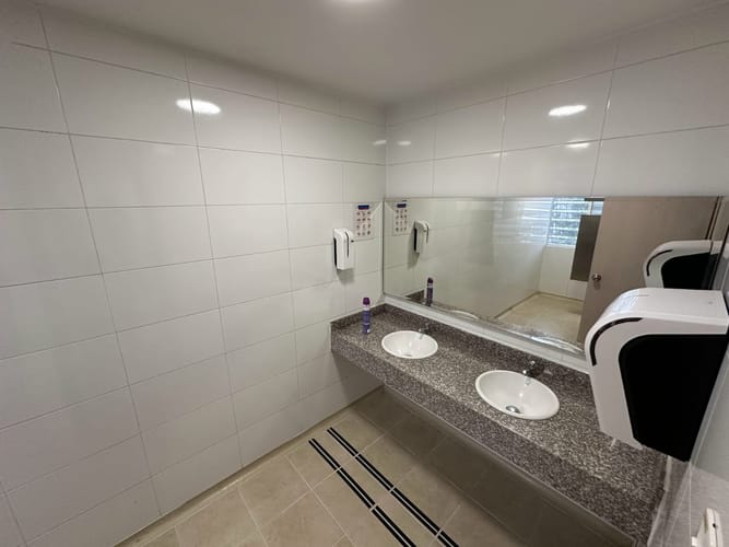 Edificio en venta en Mercedes, Bucaramanga, 1855 m² · foto 8 de 24