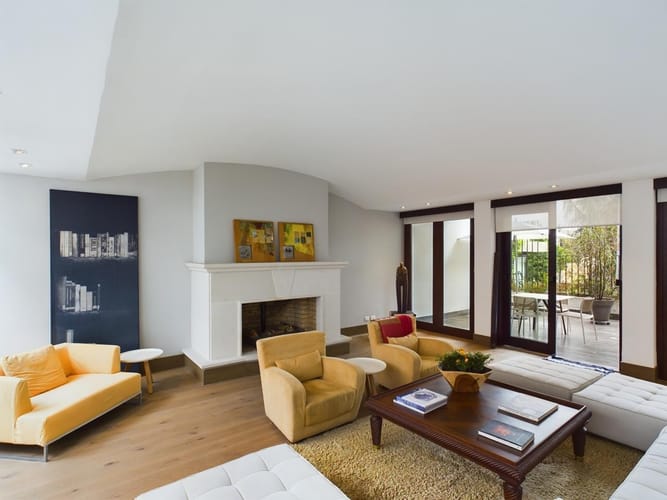 Casa de 3 alcobas en venta en Santa Ana, Bogotá, 597 m² · foto 3 de 24