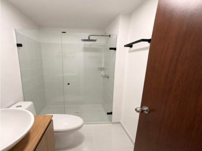 Apartamento de 3 alcobas en venta en Buenos Aires, Bello, 60 m² · foto 11 de 20