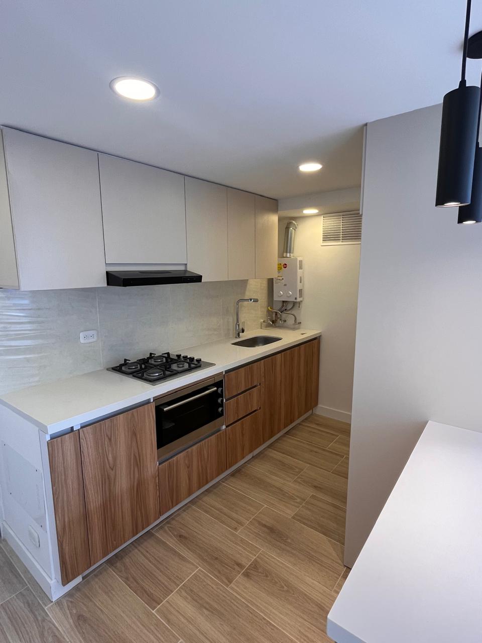 Apartamento en arriendo en La Floresta, Bogotá · foto 3 de 14