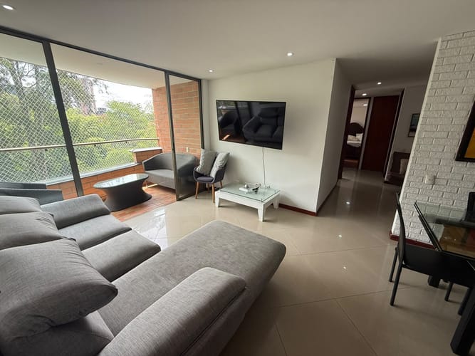 Apartamento de 3 alcobas en arriendo en El Tesoro, Medellín, 130 m² · foto 6 de 24