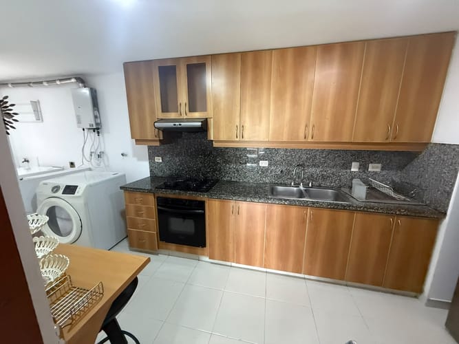 Apartamento de 3 alcobas en arriendo en El Tesoro, Medellín, 130 m² · foto 10 de 24