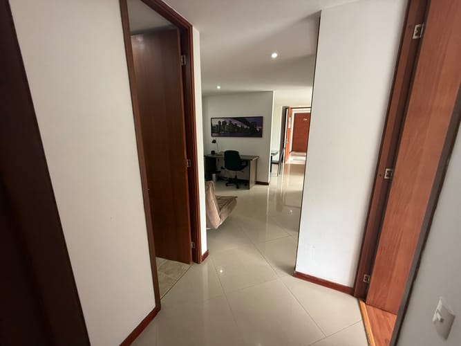 Apartamento de 3 alcobas en arriendo en El Tesoro, Medellín, 130 m² · foto 5 de 24
