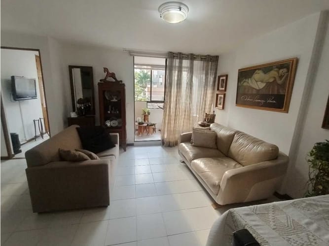 Apartamento de 3 alcobas en venta en La Castellana, Medellín, 84 m² · foto 3 de 24