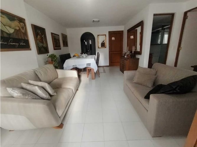 Apartamento de 3 alcobas en venta en La Castellana, Medellín, 84 m² · foto 4 de 24