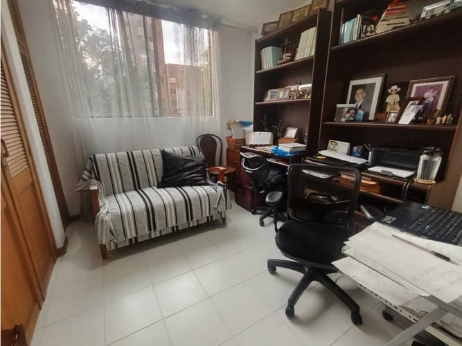 Apartamento de 3 alcobas en venta en La Castellana, Medellín, 84 m² · foto 10 de 24