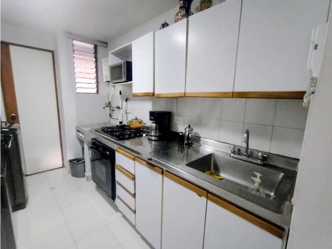 Apartamento de 3 alcobas en venta en La Castellana, Medellín, 84 m² · foto 13 de 24