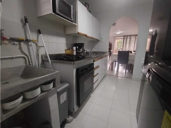 Apartamento de 3 alcobas en venta en La Castellana, Medellín, 84 m² · foto 15 de 24