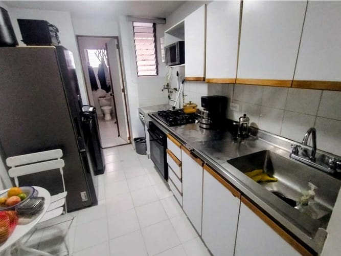 Apartamento de 3 alcobas en venta en La Castellana, Medellín, 84 m² · foto 16 de 24