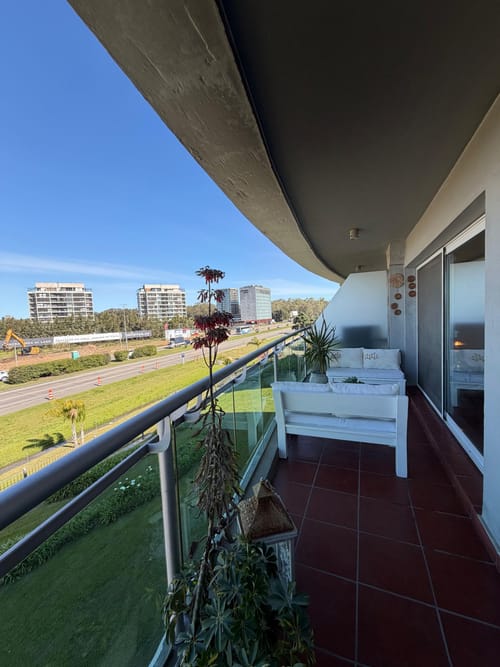 Apartamento en alquiler c/ cochera en Parque Carrasco · Foto 2