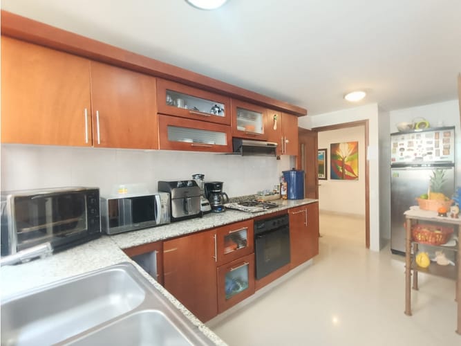 Apartamento de 3 alcobas en venta en Santa Barbara, Bogotá, 155 m² · foto 10 de 24