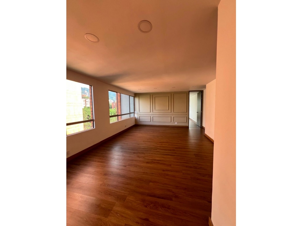 Apartamento en arriendo en Altos Del Poblado, Medellín · foto 4 de 14
