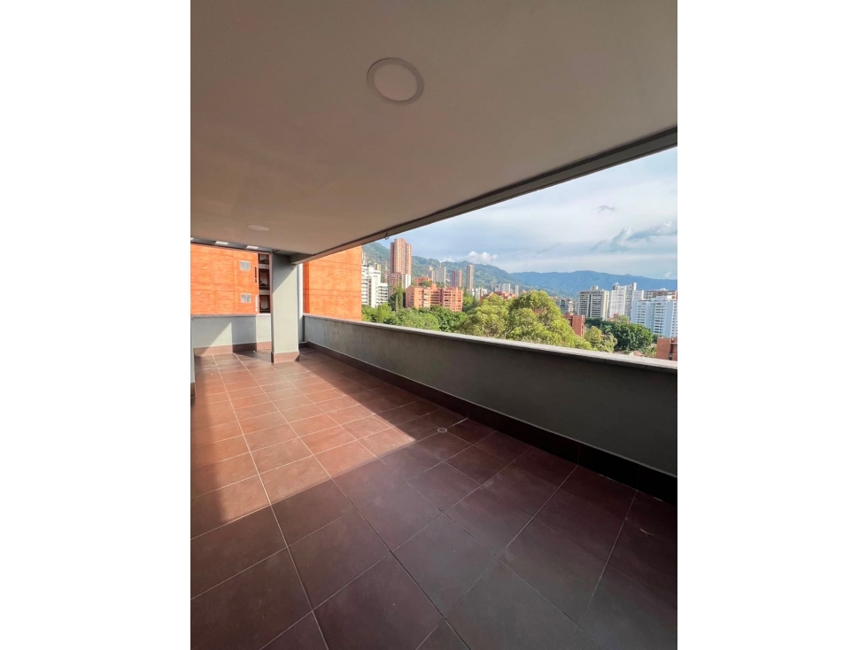 Apartamento en arriendo en Altos Del Poblado, Medellín · foto 9 de 14