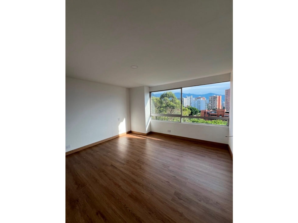 Apartamento en arriendo en Altos Del Poblado, Medellín · foto 11 de 14