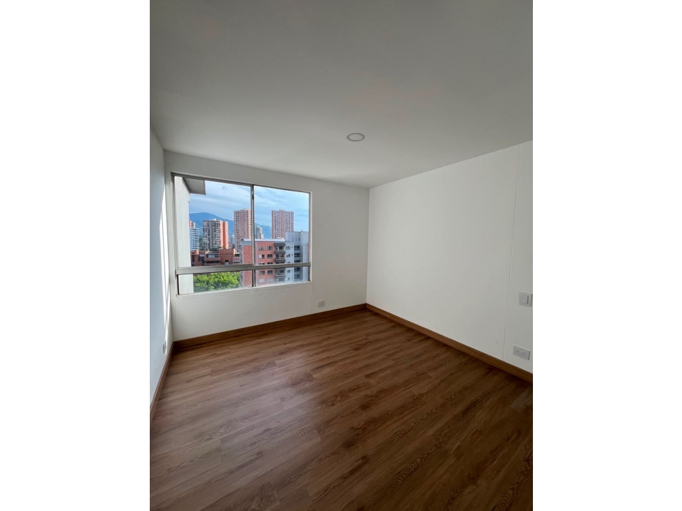 Apartamento en arriendo en Altos Del Poblado, Medellín · foto 12 de 14