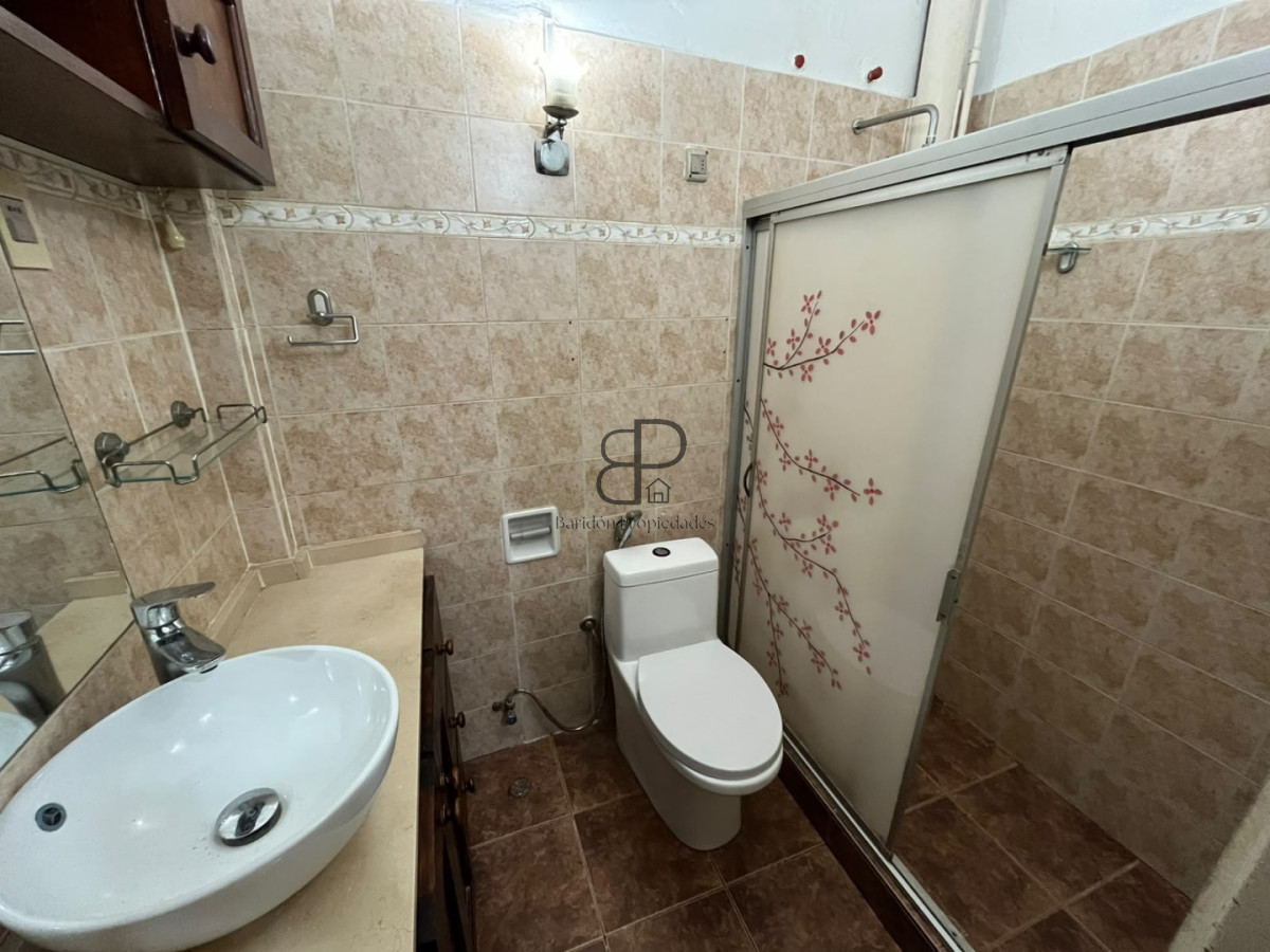 Alquiler Apartamento 2 Dormitorios Ciudad Vieja con balcon · Foto 9