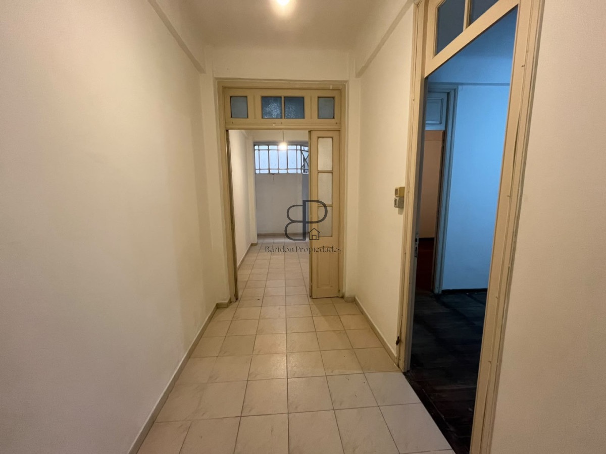 Alquiler Apartamento 2 Dormitorios Ciudad Vieja con balcon · Foto 11