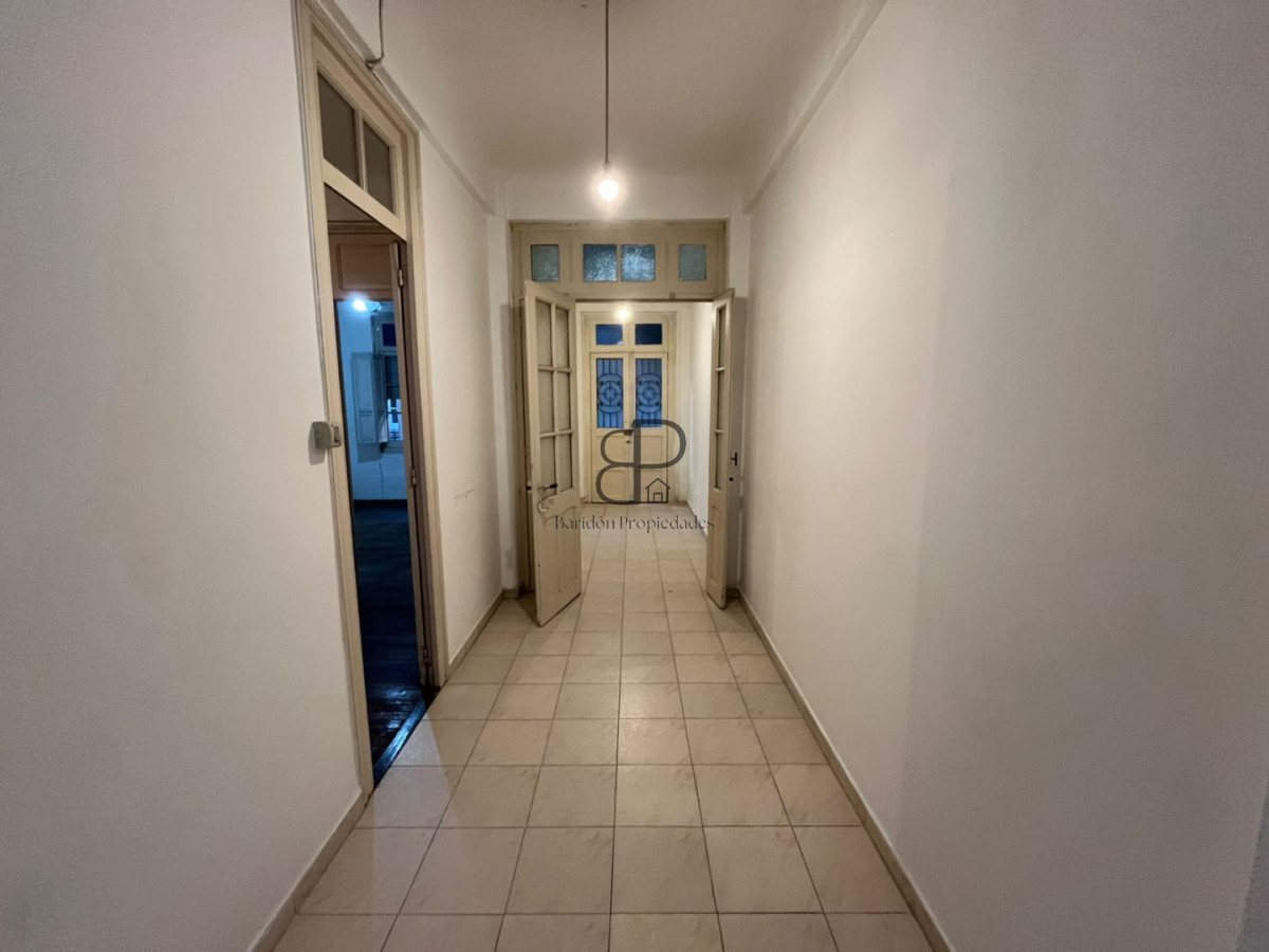 Alquiler Apartamento 2 Dormitorios Ciudad Vieja con balcon · Foto 12