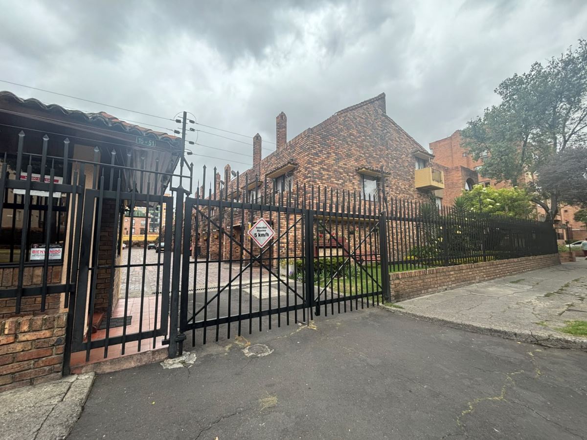 Casa en venta en Cedritos, Bogotá · foto 2 de 23