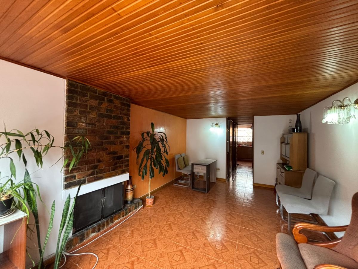 Casa en venta en Cedritos, Bogotá · foto 3 de 23