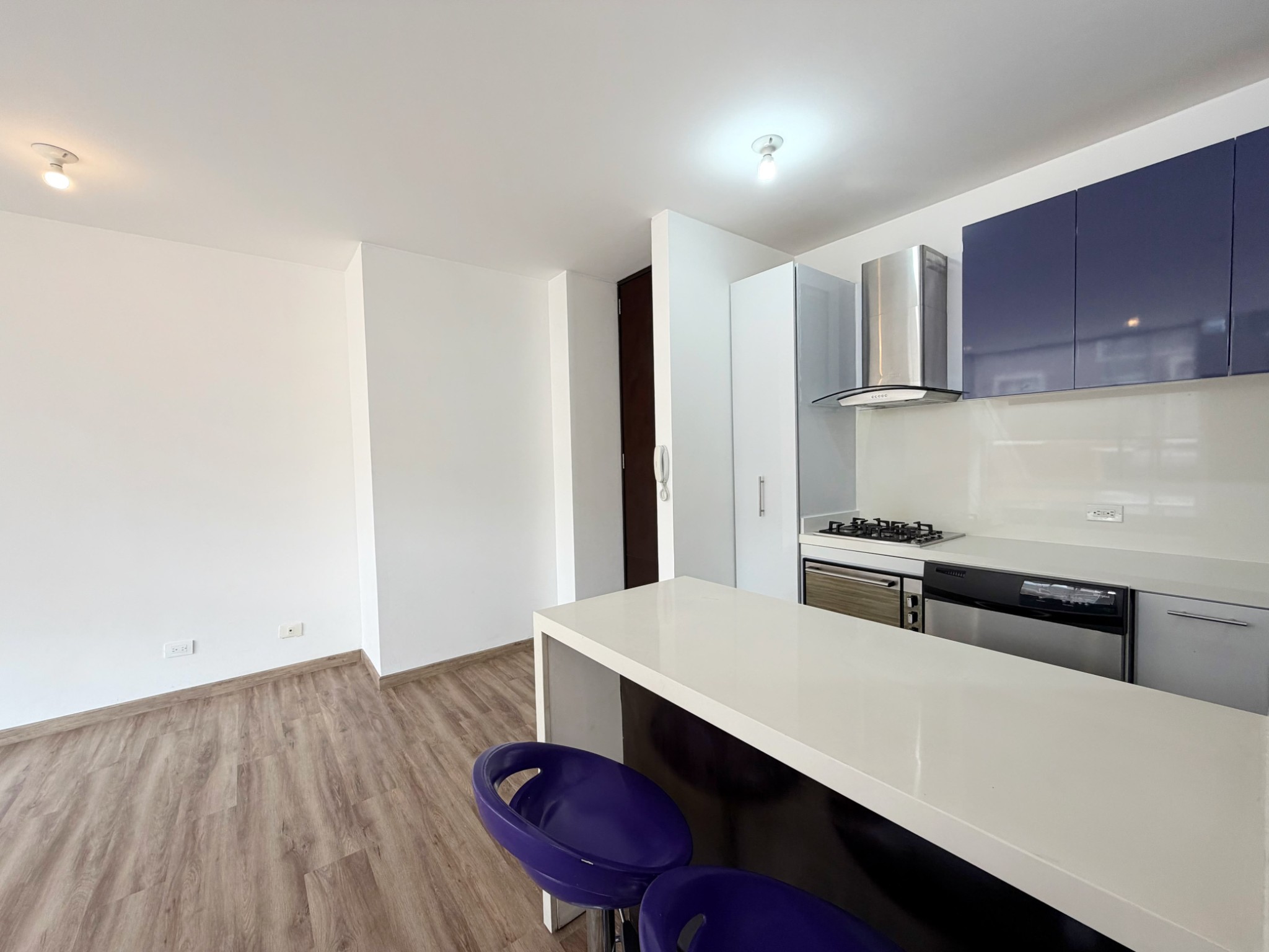 Apartamento en venta en Santa Barbara Occidental, Bogotá · foto 4 de 16