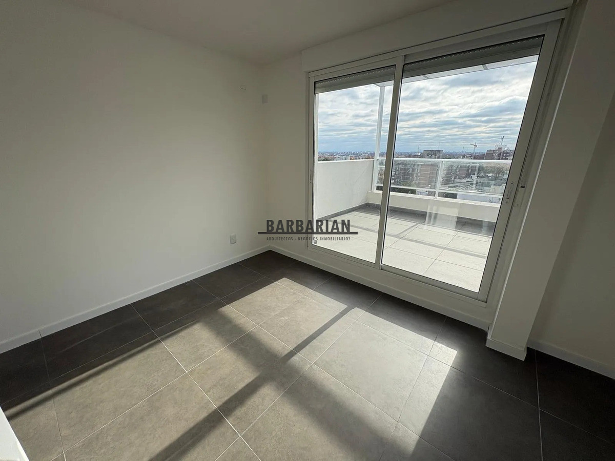 Penthouse En Alquiler 2 Dorm Con Gge - Tres Cruces · Foto 10