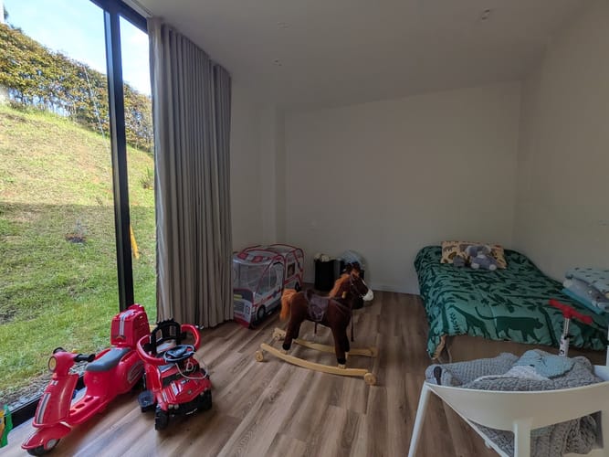 Casa de 3 alcobas en venta en Loma Del Escobero, Envigado, 270 m² · foto 10 de 19