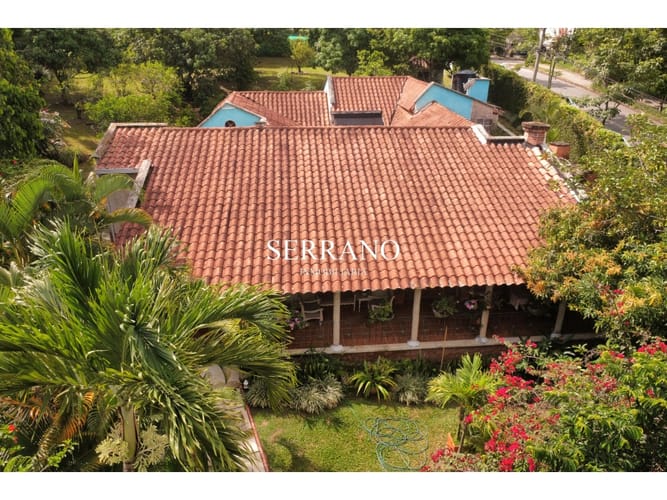 Casa de 5 alcobas en venta en Guatiguara, Piedecuesta, 450 m² · foto 2 de 24
