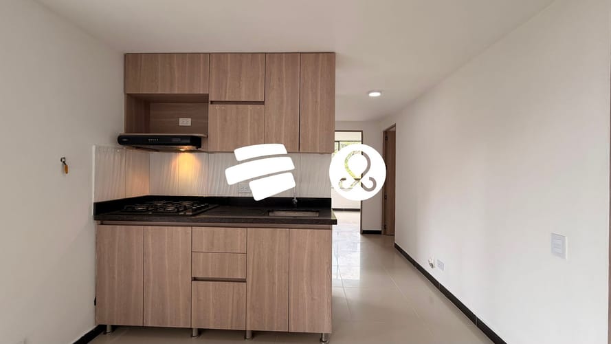 Apartamento de 3 alcobas en venta en El Diamante No. 2, Medellín, 78 m² · foto 2 de 18