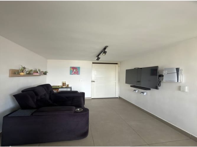 Apartamento de 2 alcobas en venta en Maria Auxiliadora, Sabaneta, 50 m² · foto 2 de 18