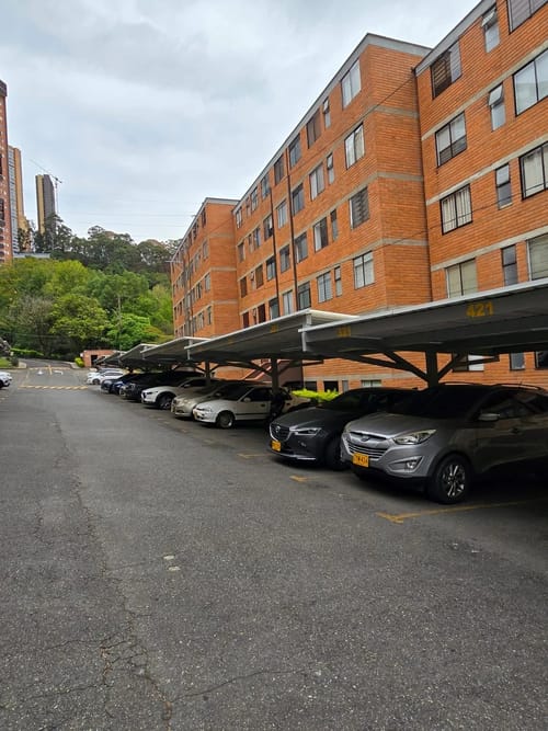Apartamento en venta en El Poblado, Medellín · foto 3 de 10