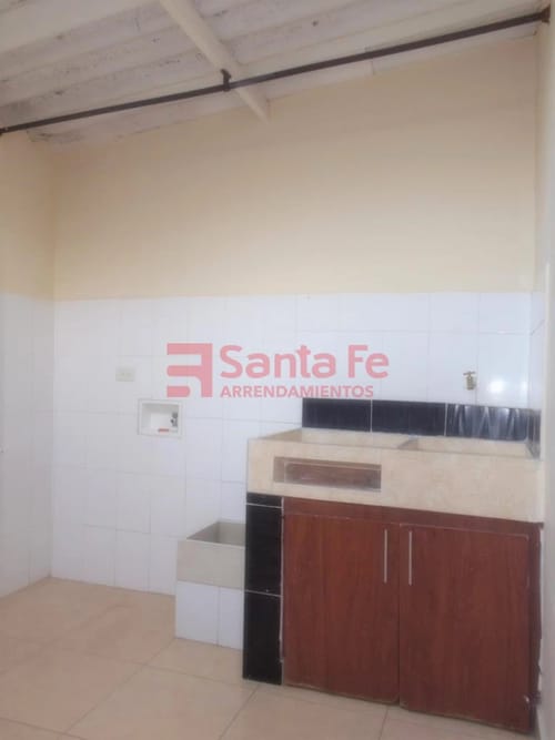 Casa de 5 alcobas en venta en Robledo, Medellín, 70 m² · foto 3 de 10