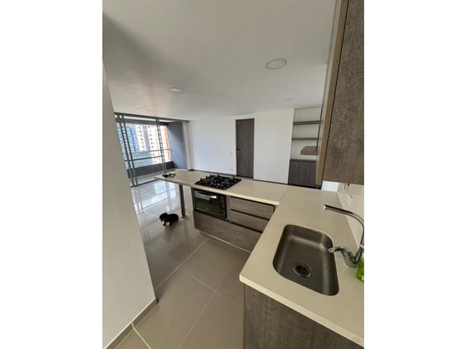 Apartamento en venta en La Independencia, Itagüí · foto 2 de 13