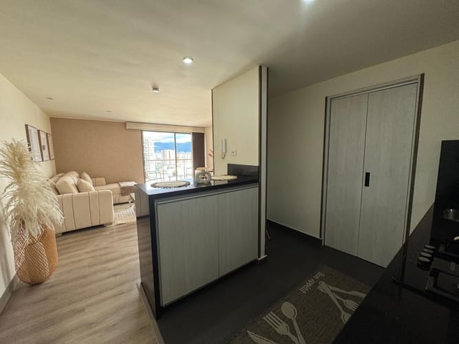 Apartamento de 3 alcobas en venta en Colina Campestre, Bogotá, 84 m² · foto 3 de 17