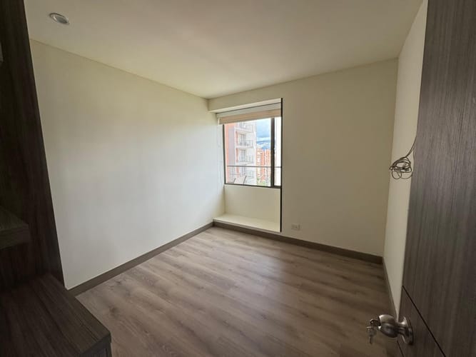 Apartamento de 3 alcobas en venta en Colina Campestre, Bogotá, 84 m² · foto 7 de 17