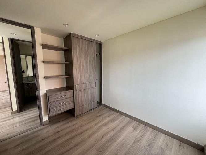 Apartamento de 3 alcobas en venta en Colina Campestre, Bogotá, 84 m² · foto 9 de 17