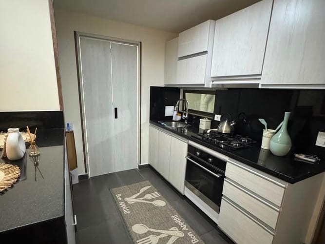 Apartamento de 3 alcobas en venta en Colina Campestre, Bogotá, 84 m² · foto 2 de 17
