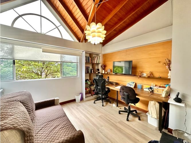 Casa de 3 alcobas en venta en La Independencia, Itagüí, 189 m² · foto 3 de 16