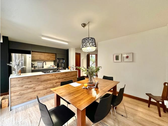 Casa de 3 alcobas en venta en La Independencia, Itagüí, 189 m² · foto 10 de 16