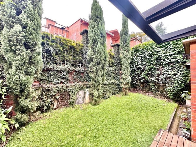 Casa de 3 alcobas en venta en La Independencia, Itagüí, 189 m² · foto 12 de 16