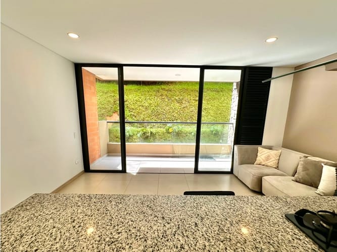 Apartamento de 2 alcobas en venta en La Independencia, Itagüí, 68 m² · foto 2 de 9