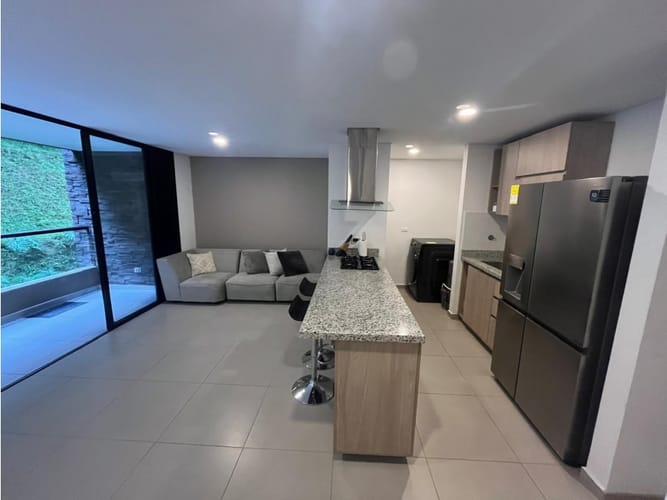 Apartamento de 2 alcobas en venta en La Independencia, Itagüí, 68 m² · foto 7 de 9