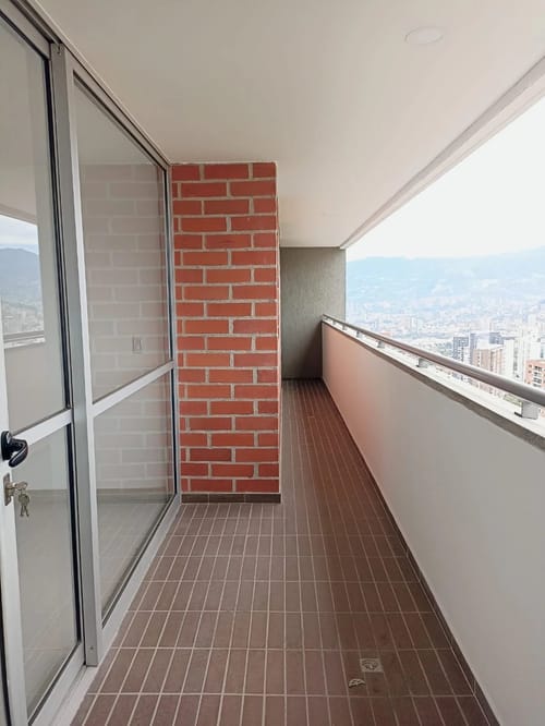 Apartamento en venta en Los Naranjos, Itagüí · foto 3 de 10