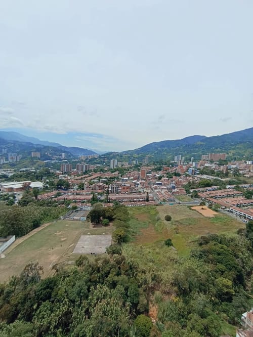 Apartamento en venta en Los Naranjos, Itagüí · foto 4 de 10
