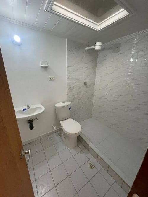 Casa de 6 alcobas en venta en La Estrada, Bogotá, 399 m² · foto 8 de 23